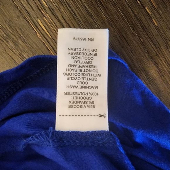 Cable & Gauge Electric Blue Tank top crochet neckline NWT Small - Picture 9 of 10